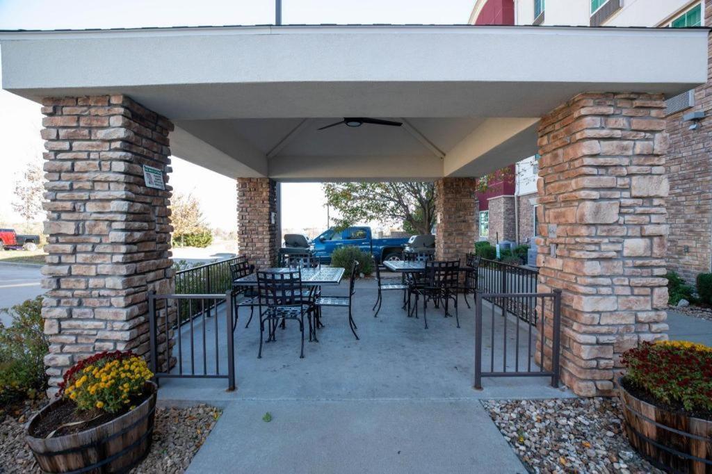 Candlewood Suites Saint Joseph By Ihg Buitenkant foto