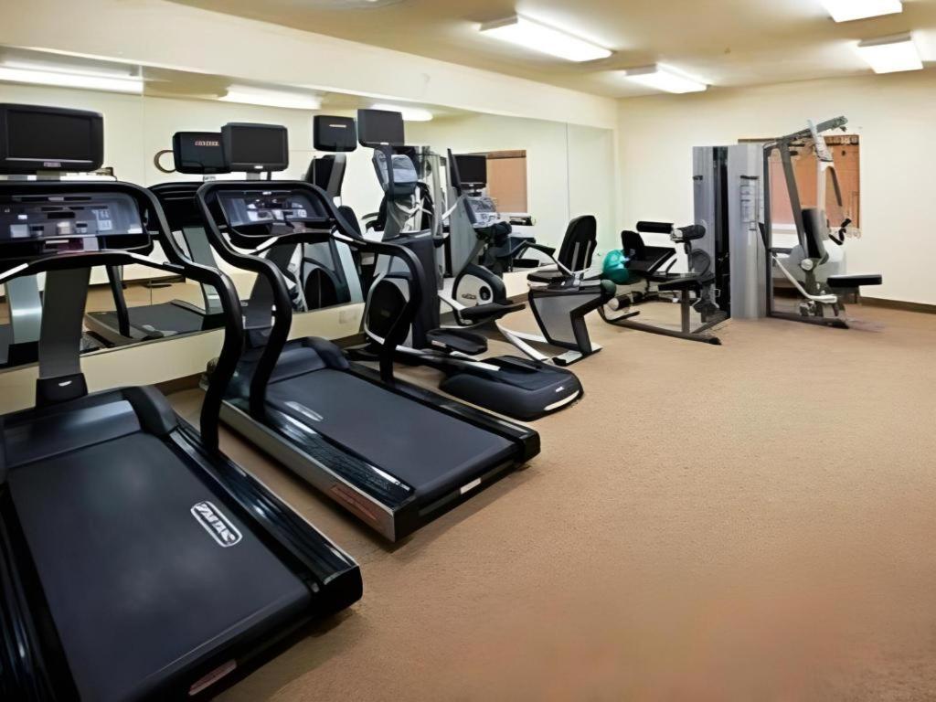 Candlewood Suites Saint Joseph By Ihg Buitenkant foto
