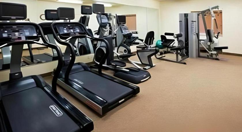 Candlewood Suites Saint Joseph By Ihg Buitenkant foto